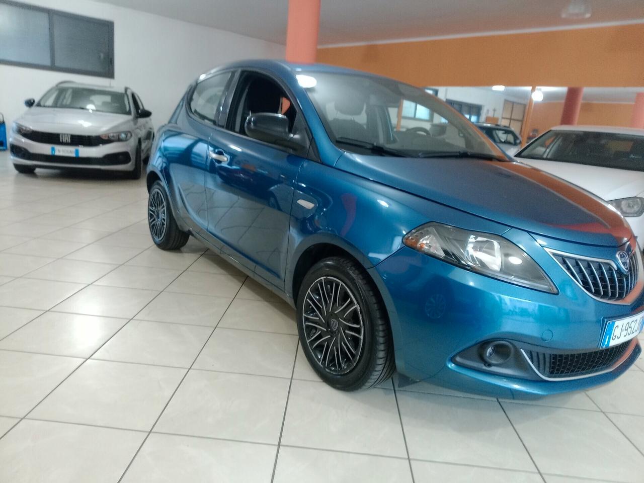 Lancia Ypsilon 1.0 FireFly 5 porte S&S Hybrid Gold