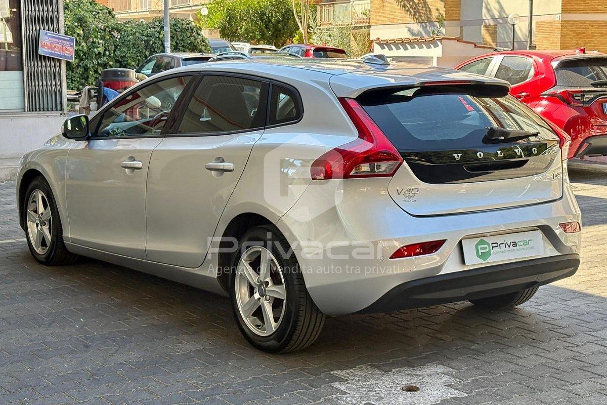 VOLVO V40 D2 R-design Kinetic