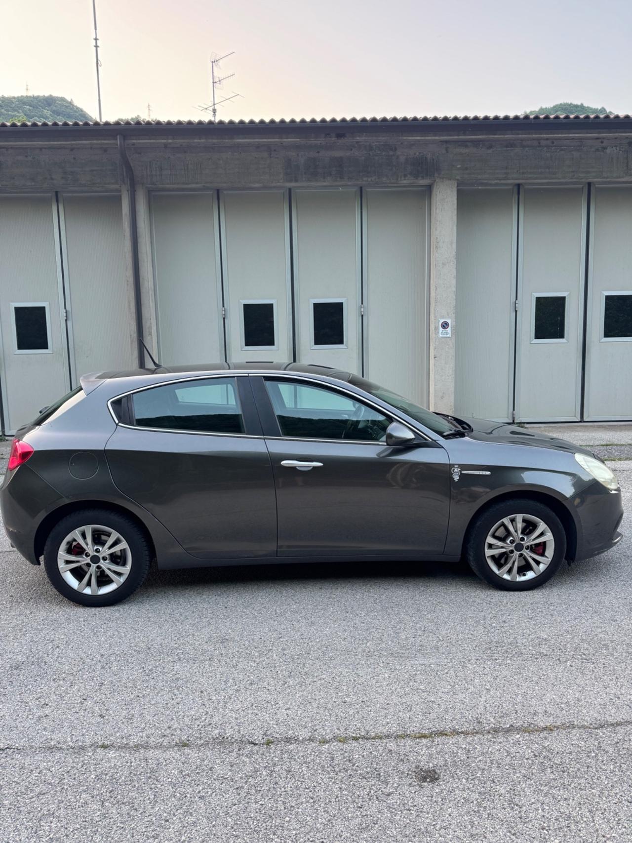Alfa Romeo Giulietta 2.0 JTDm-2 140 CV Distinctive