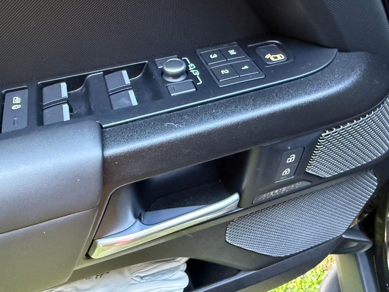 Land Rover Defender 110 5.0 V8 525 CV AWD Auto Carpathian Edition