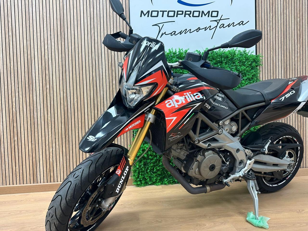 APRILIA DORSODURO 750 FACTORY 2011 DA 99€ AL MESE