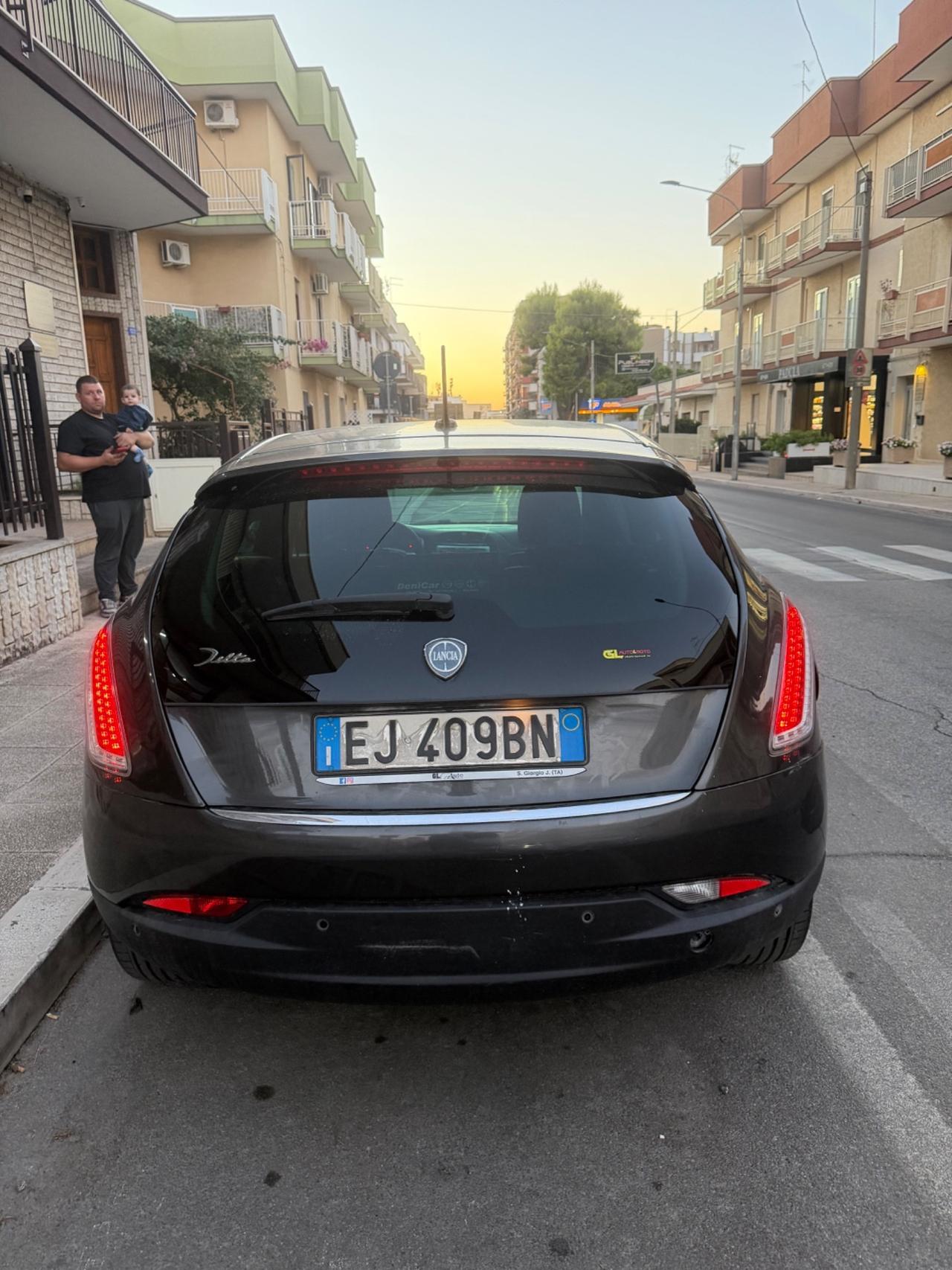 Lancia Delta 1.6 MJT DPF Silver