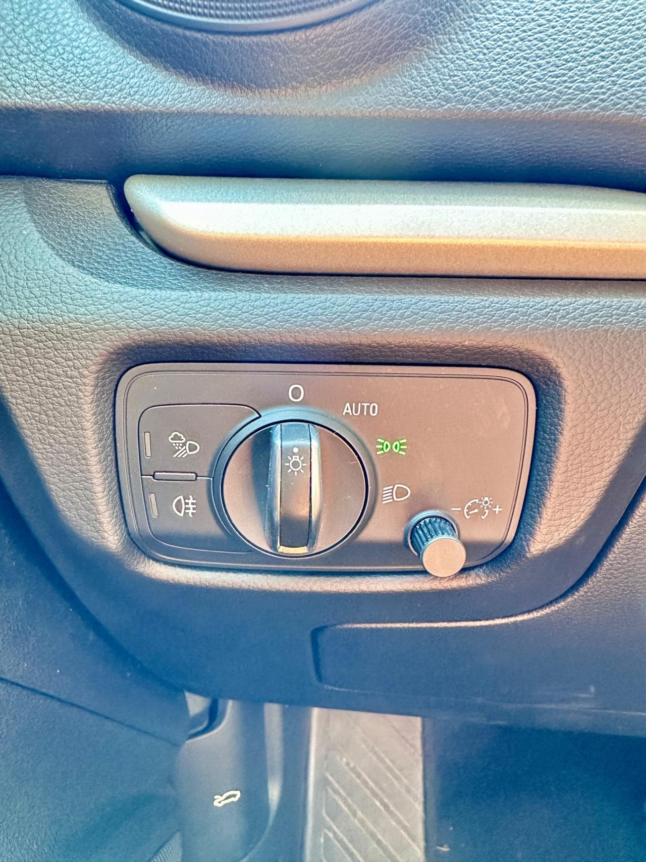 Audi A3 Admired S tronic-2019-VIRTUAL-MATRIX/18”
