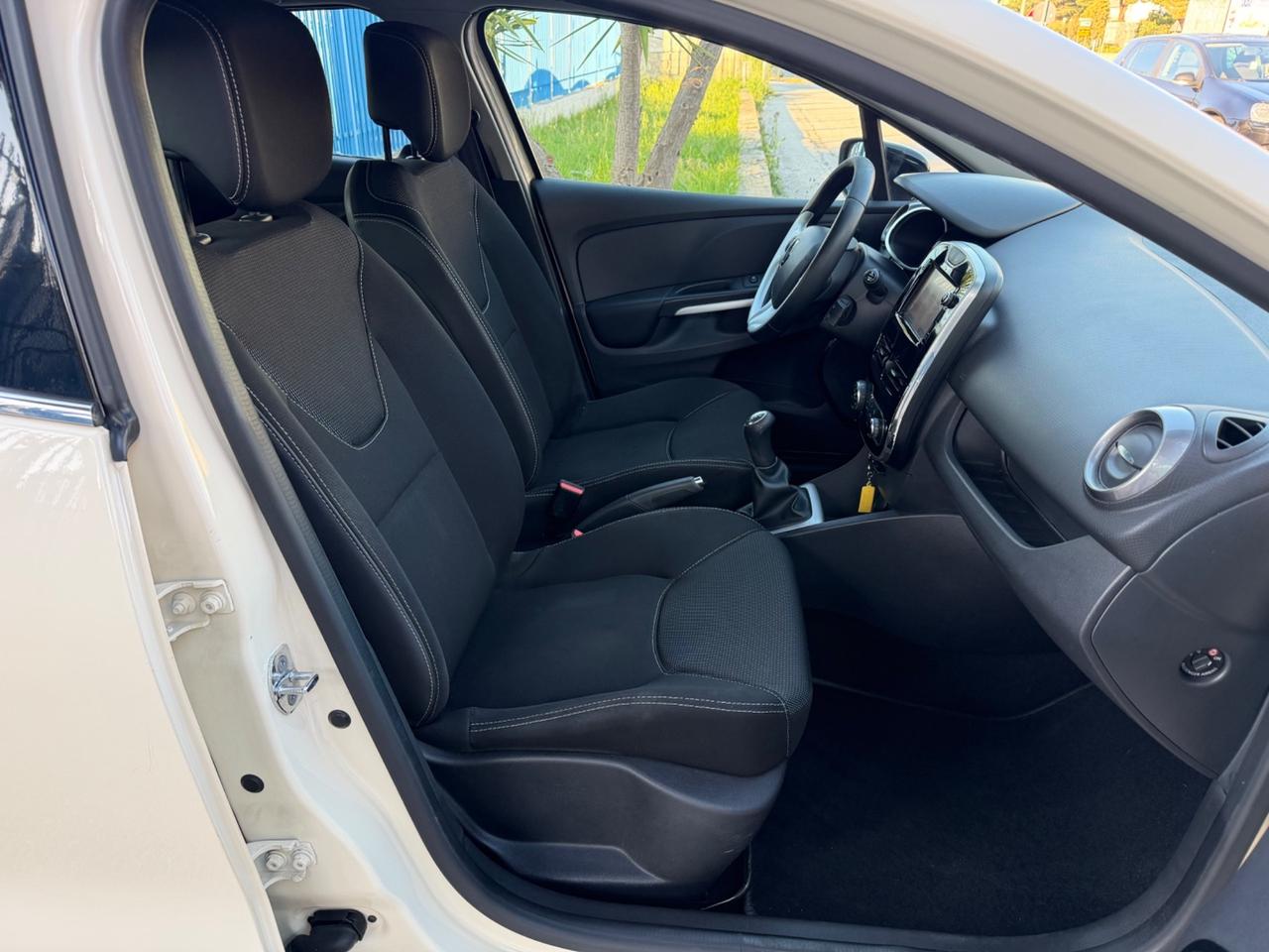 Renault Clio 1.2 benzina 75 cv 2015 navi retroc