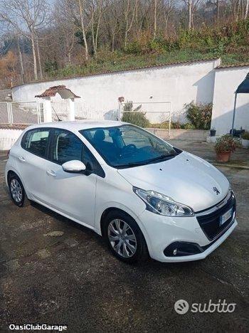 Peugeot 208 autocarro n1 4 posti