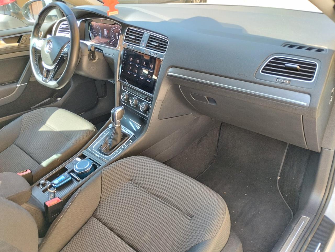 Volkswagen Golf e-Golf 136 CV