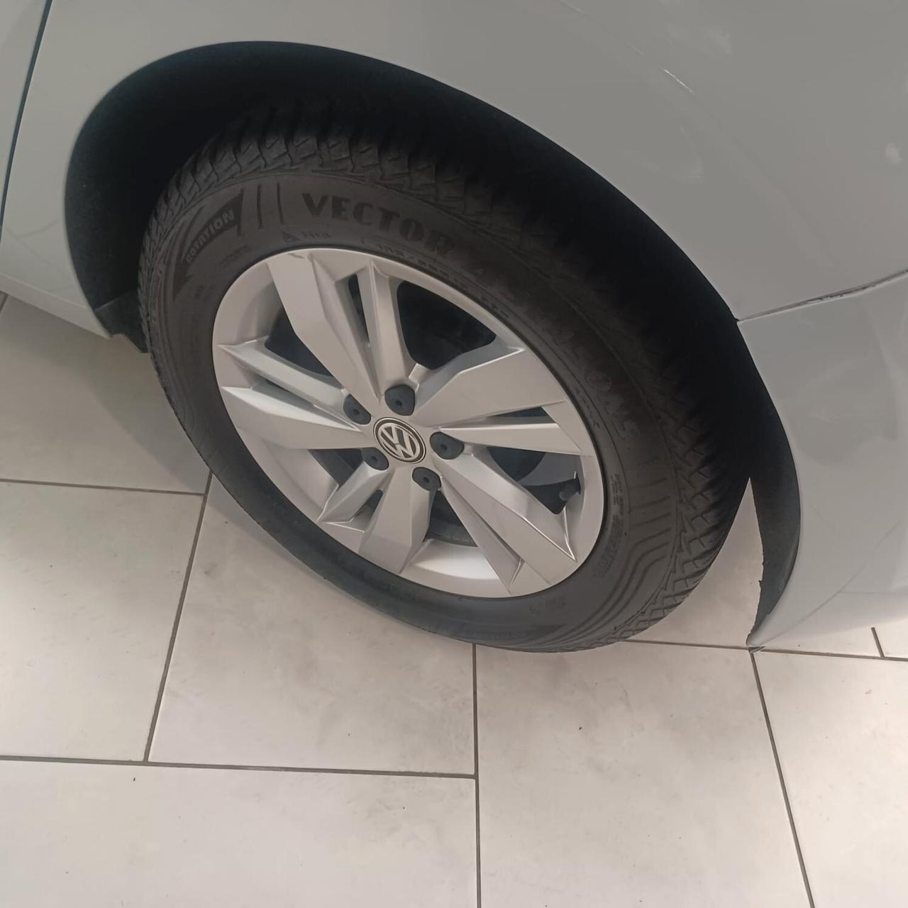 70.118KM SEMBRA NUOVA VW POLO 1.0 NEOPATENTATI
