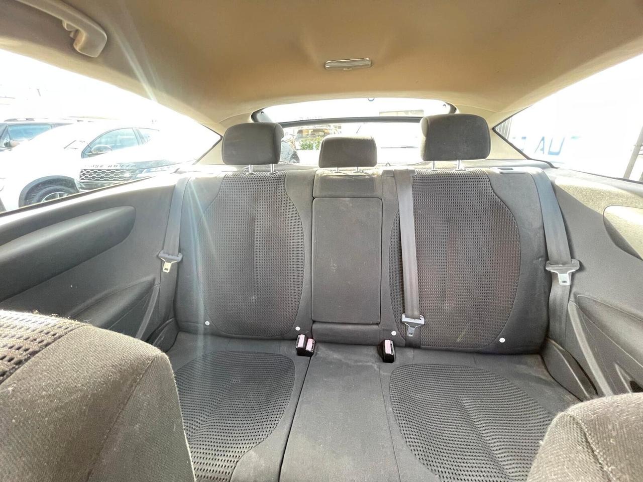 Citroen C4 Coupé 2.0 HDi 138CV FAP VTR