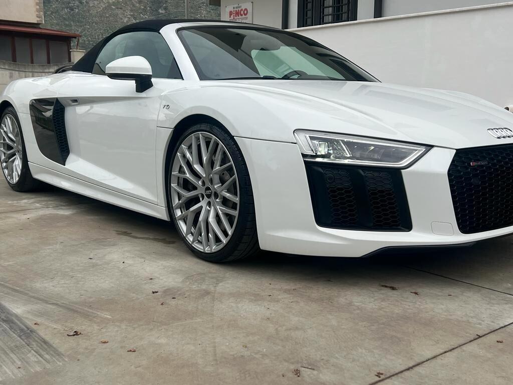 R8 5.2 540 CV RVS limited edition