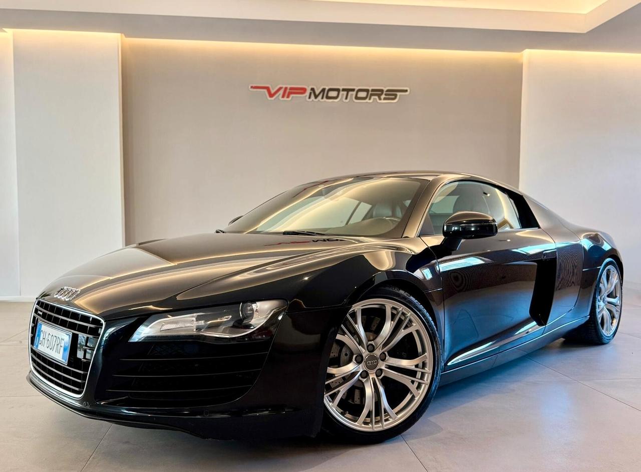 AUDI R8 V8 420CV UNIPRO PERMUTE GARANZIA R-TRONIC