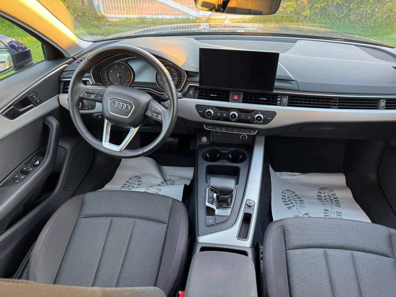 Audi A4 Avant 30 2.0 tdi mhev Business Advanced 136cv s-tronic
