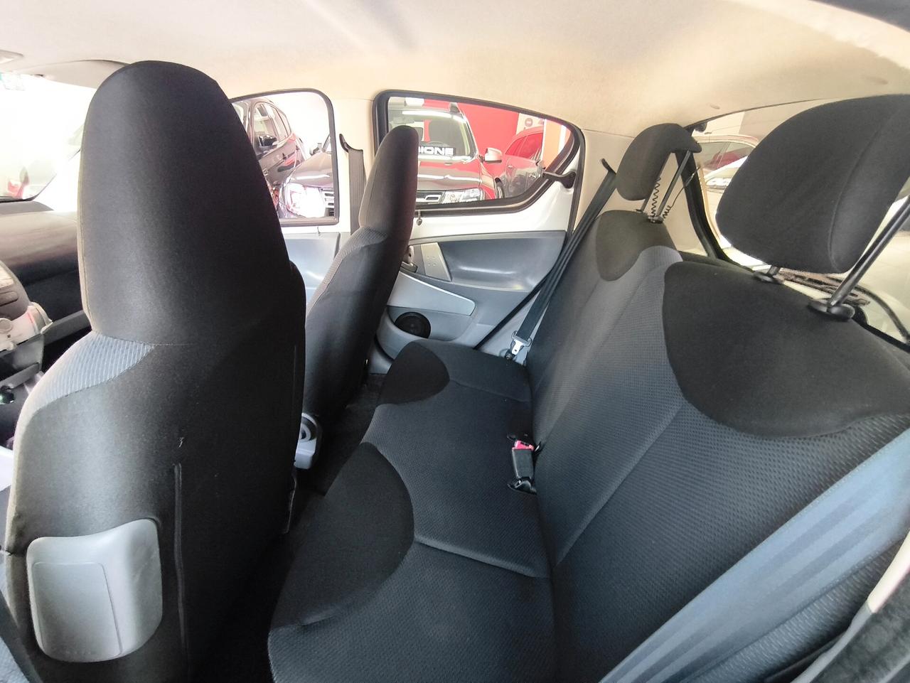 Toyota Aygo 1.0 12V VVT-i 5 porte Sol