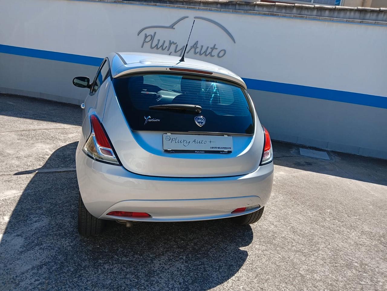 Lancia Ypsilon 1.3 MJT 16V 95 CV 5 porte S&S Silver