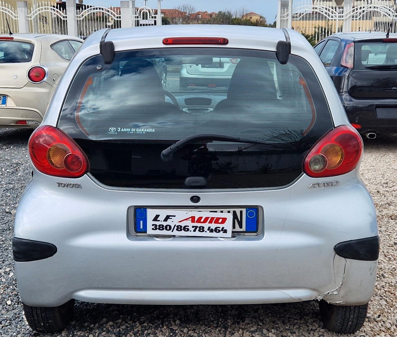 Toyota Aygo 1.4 turbodiesel 5 porte Sol 2009