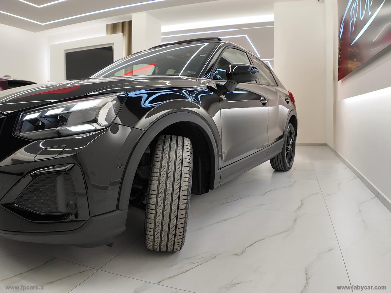 AUDI Q2 35 TDI quattro S tr. Identity Black