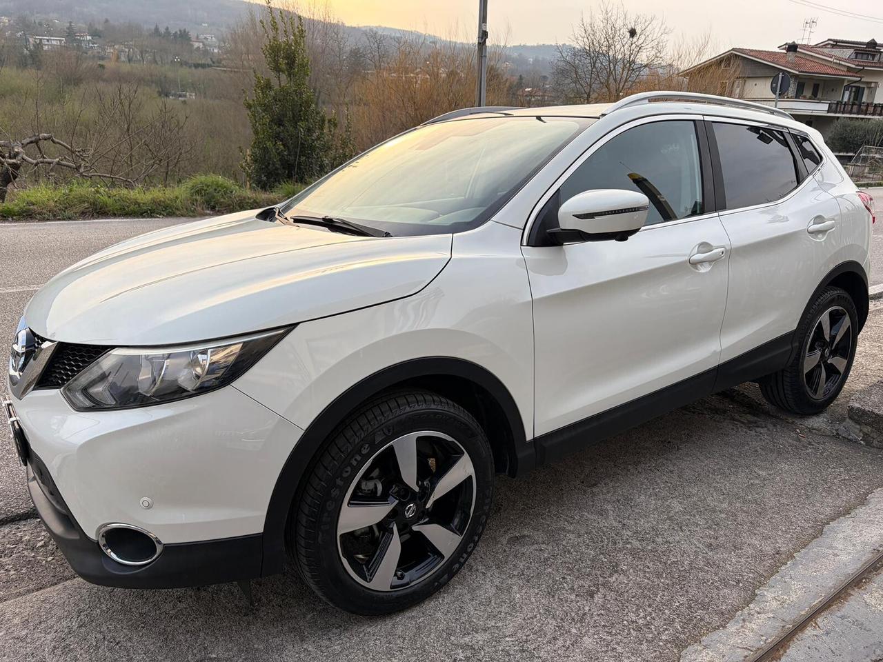 Nissan Qashqai 1.5 dCi 110cv tetto Tekna 360°