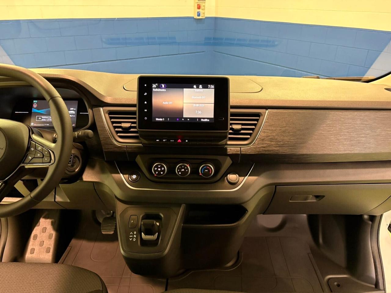 9 POSTI Nissan Primastar 2.0 dCi 150CV Aut PC-TN Bus N-Connecta