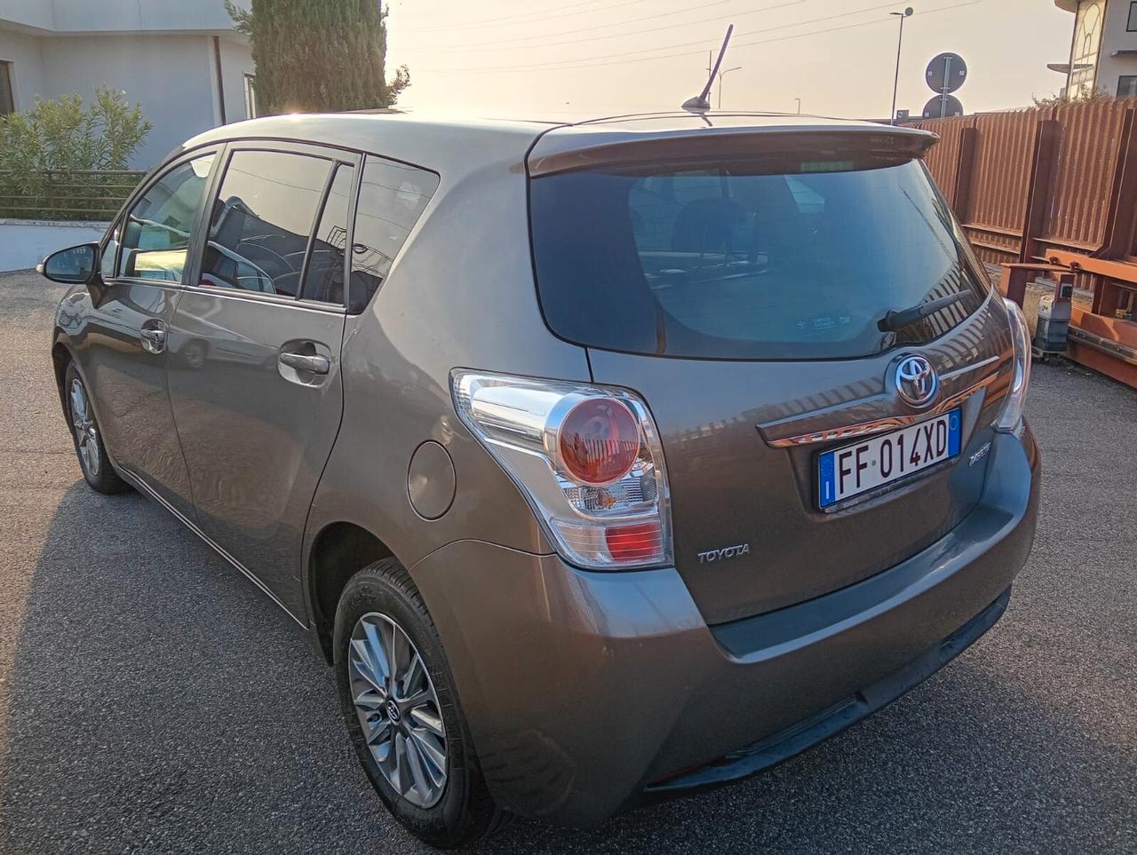 Toyota Verso 1.6 D-4D Style
