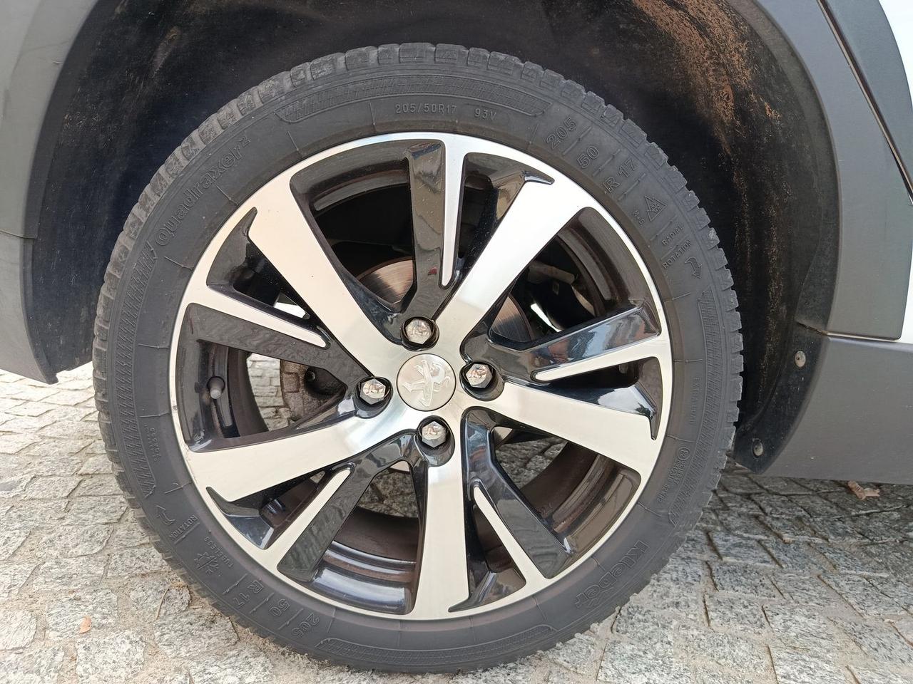 Peugeot 2008 Allure 1.6 Blue HDI 120 #6505