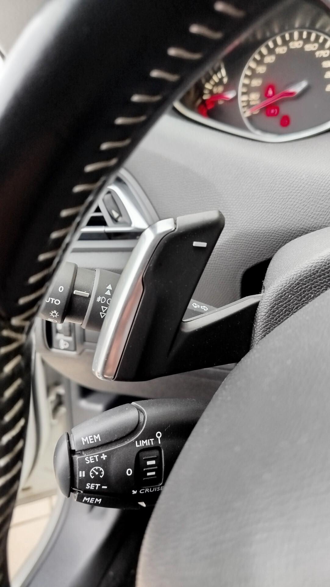 Peugeot 308 BlueHDi 130 S&S EAT8 SW Allure