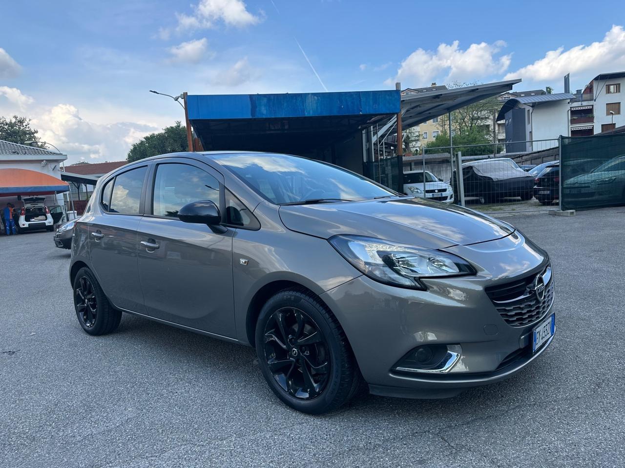 Opel Corsa 1.4 90CV automatica 5 porte b-Color