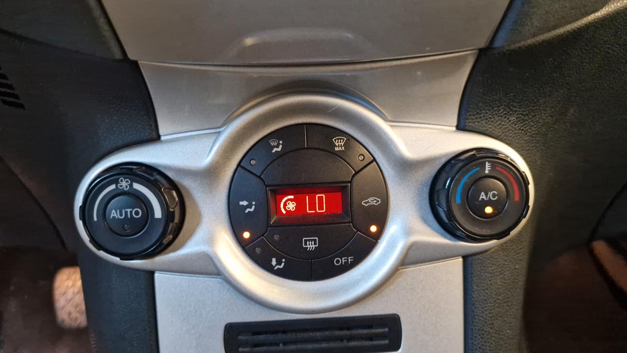 Ford Fiesta 1.4 5 porte Bz.- GPL Titanium
