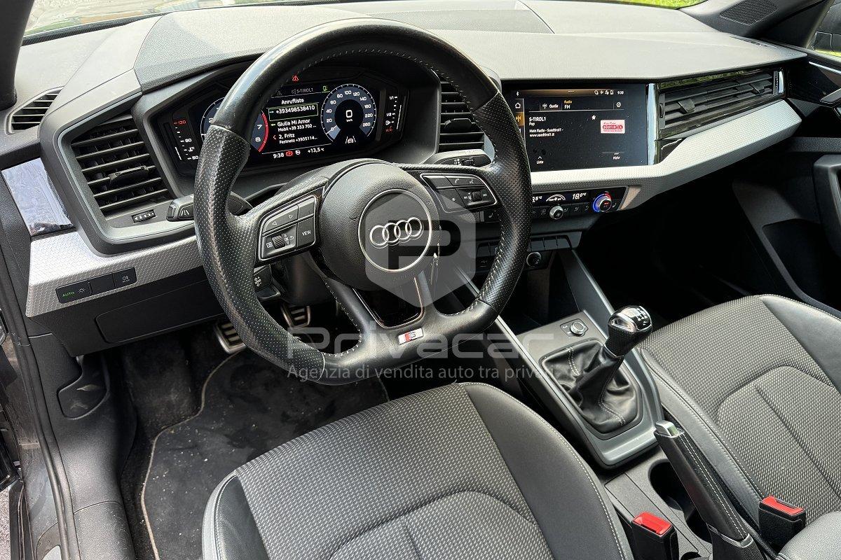 AUDI A1 citycarver 30 TFSI Identity Contrast