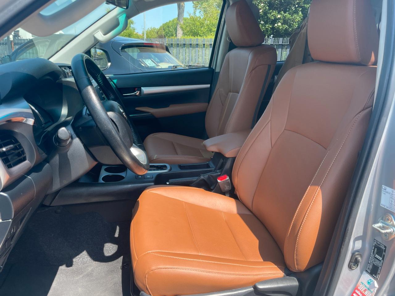 Toyota Hilux 2.4 D-4D A/T 4WD 4 porte Double Cab Executive