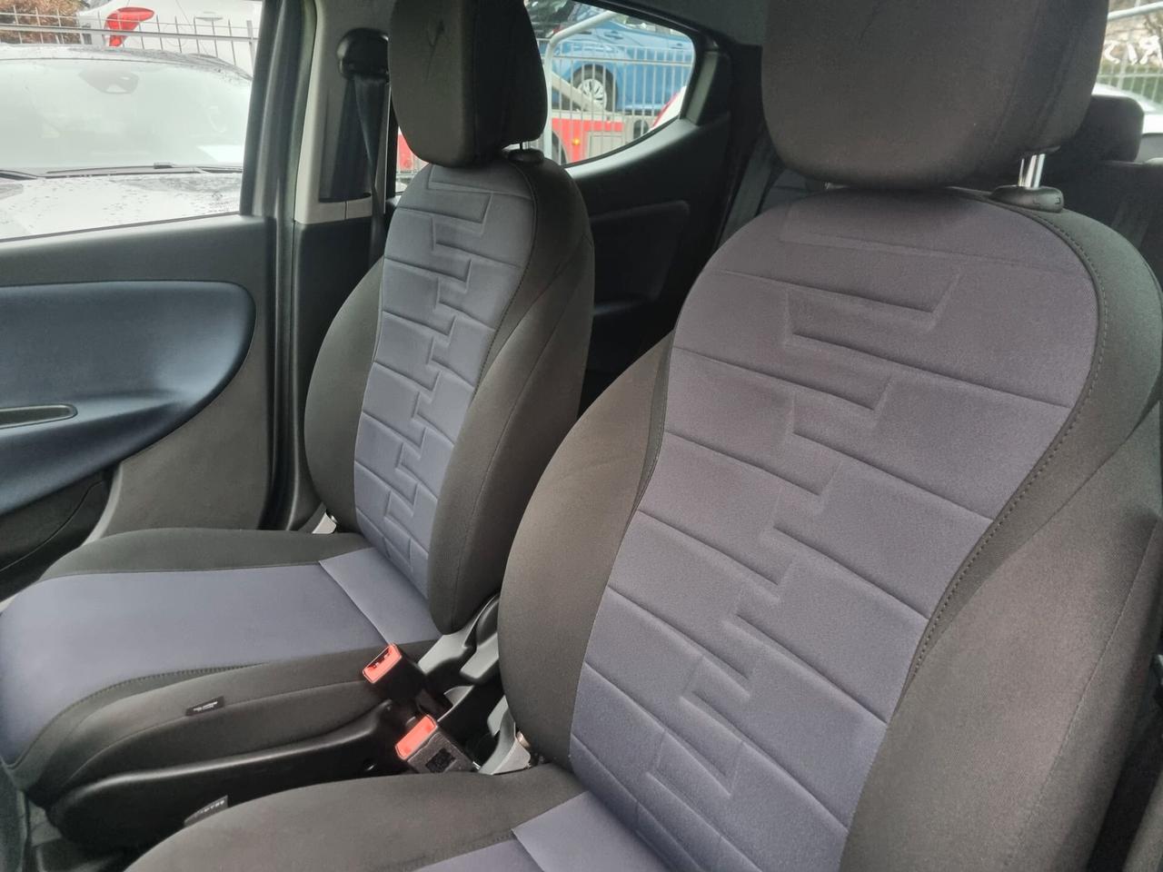 Lancia Ypsilon 1.0 FireFly 5 porte S&S Hybrid Gold Plus