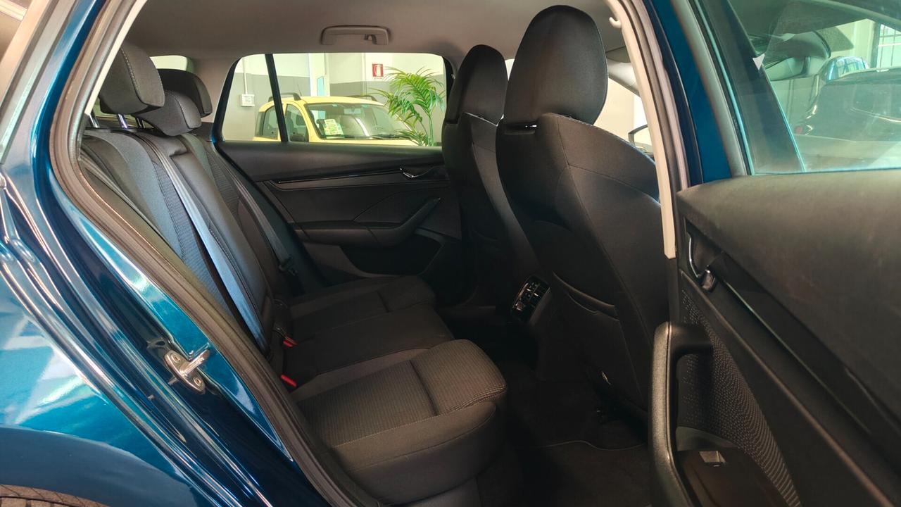 Skoda Octavia 2.0 TDI EVO SCR DSG Wagon Executive