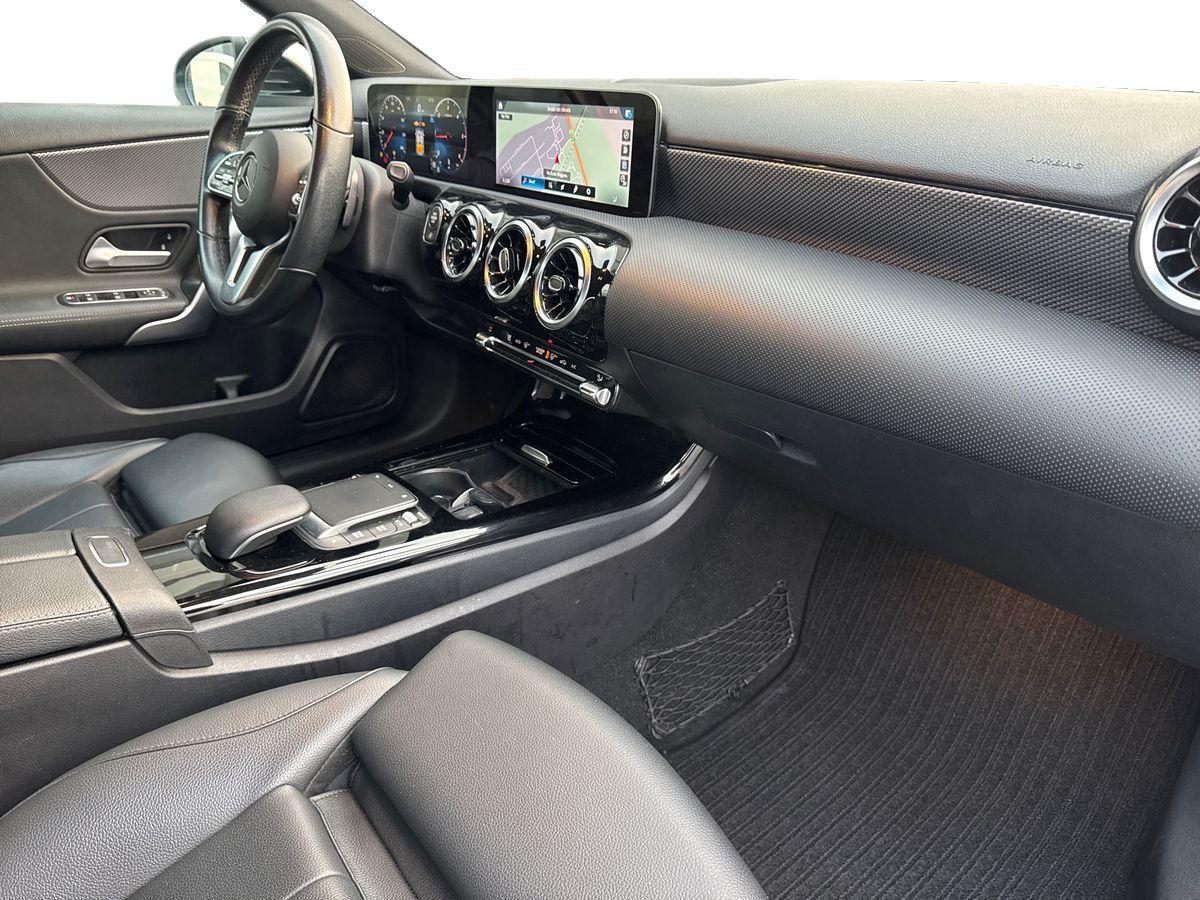 Mercedes-Benz Classe A - W177 2018 - A 180 d Sport auto