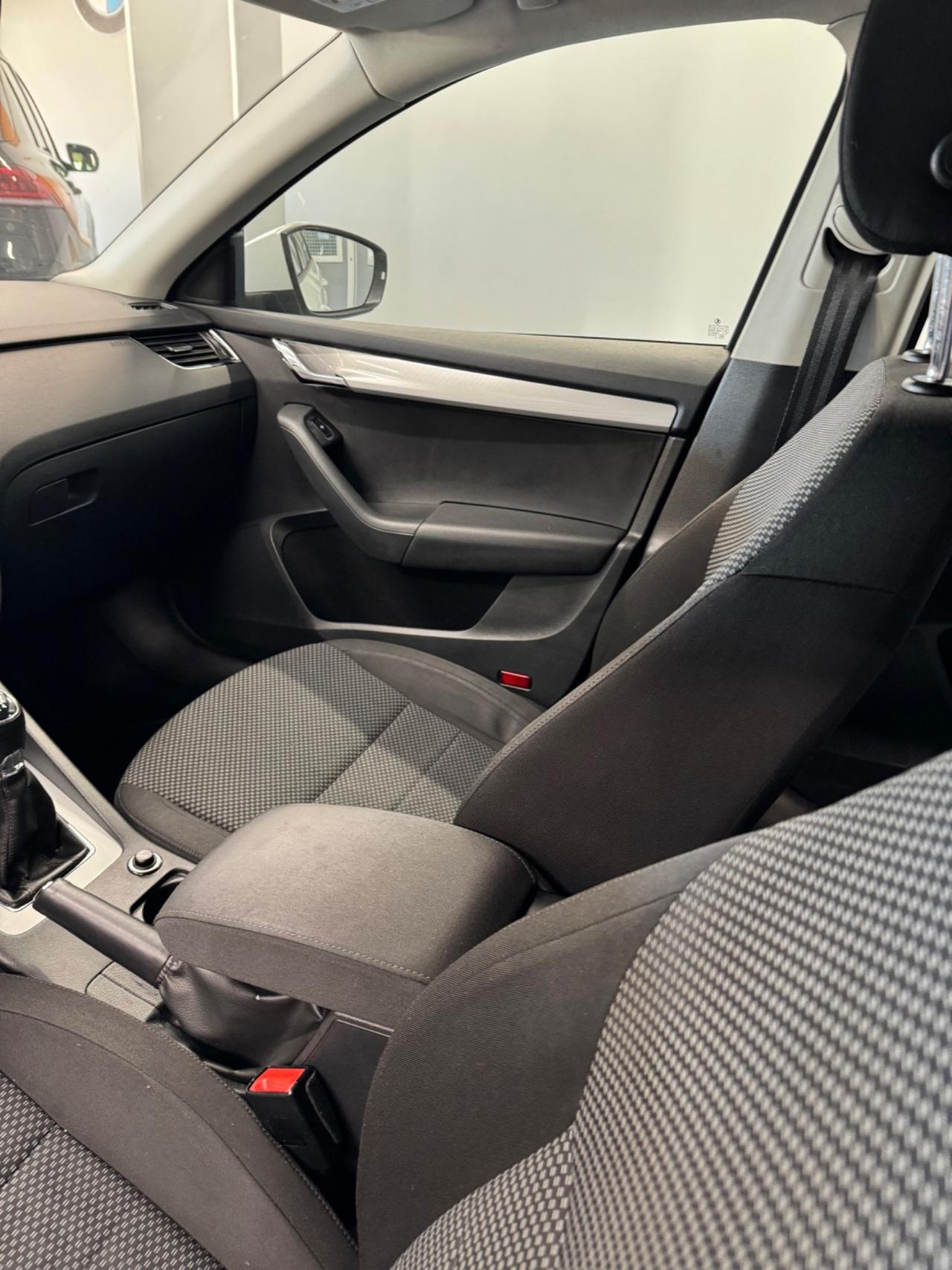 Skoda Octavia 1.6 TDI CR 90 CV Active