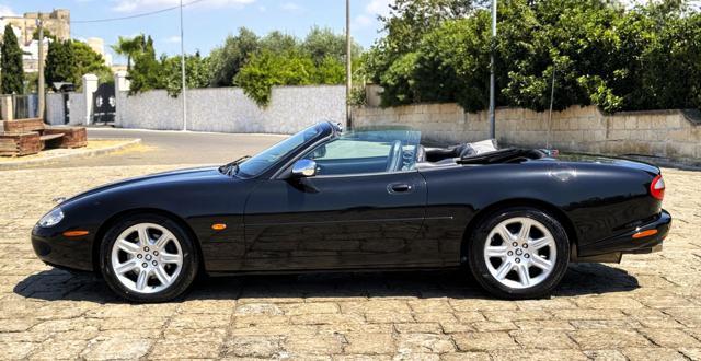 JAGUAR XK8 4.0i V8 Convertibile