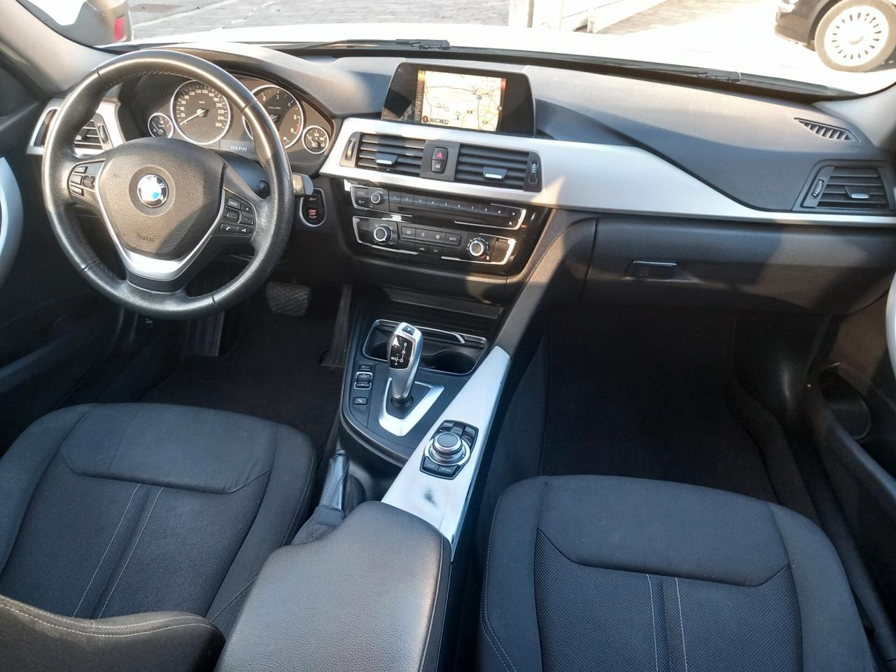 Bmw 318d 150 cv Touring Business Automatica tua a € 199 mese