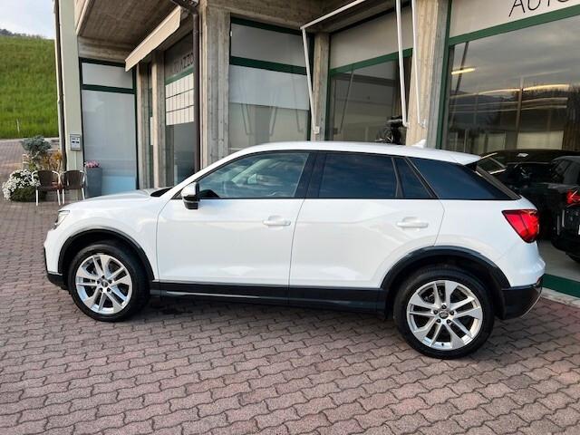 Audi Q2 1.6 tdi Design s-tronic, Led, 18", Carplay,