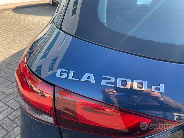MERCEDES-BENZ GLA 200 d Automatic 4Matic Sport P