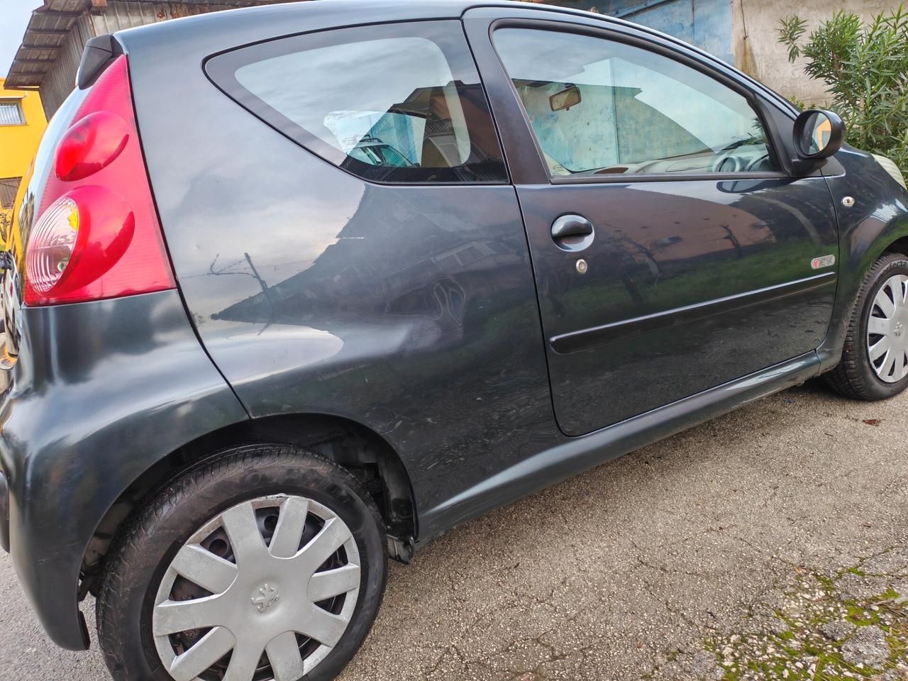 Peugeot 107 AUTOMATICA SWEET YEARS