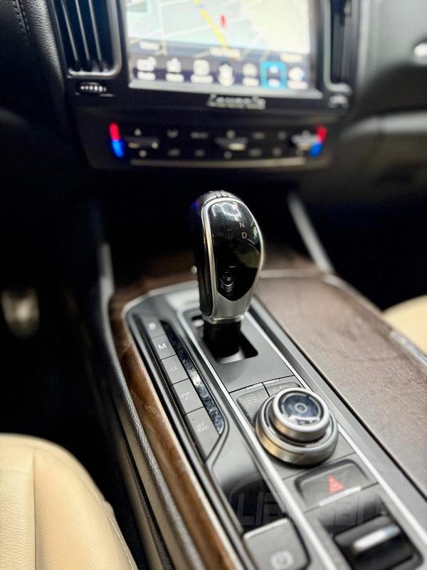 Maserati Levante 3.0 V6 275cv auto