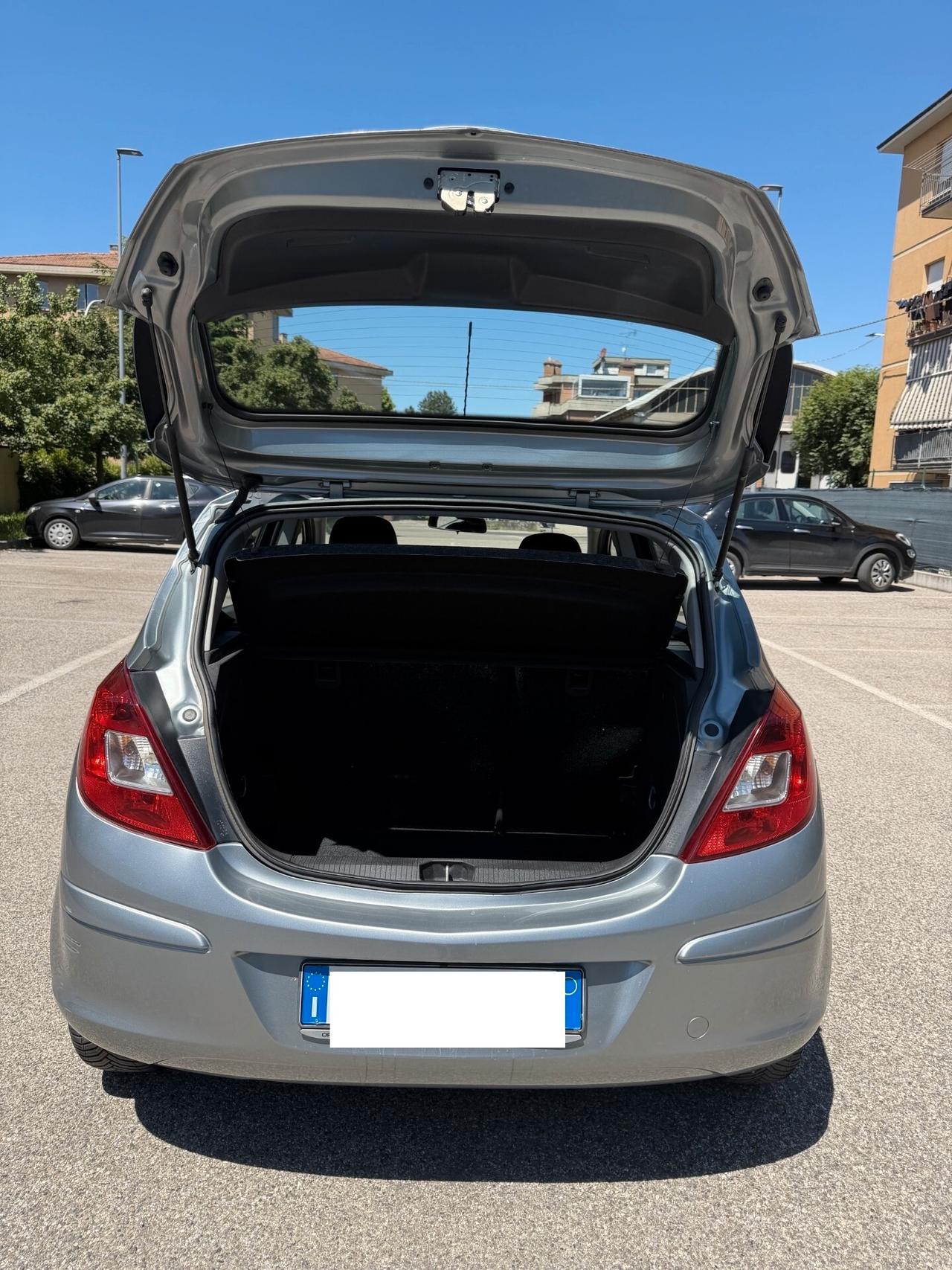 Opel Corsa 1.2 Gpl - NEOPATENTATI - 12 MESI DI GARANZIA -