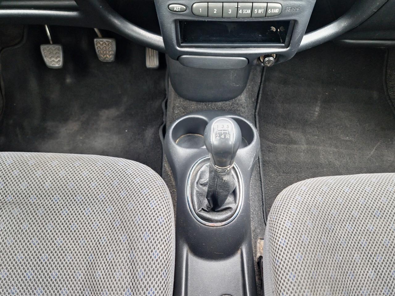 Toyota Yaris Verso 1.4 tdi D-4D cat 5 porte 2004-E3 Manuale