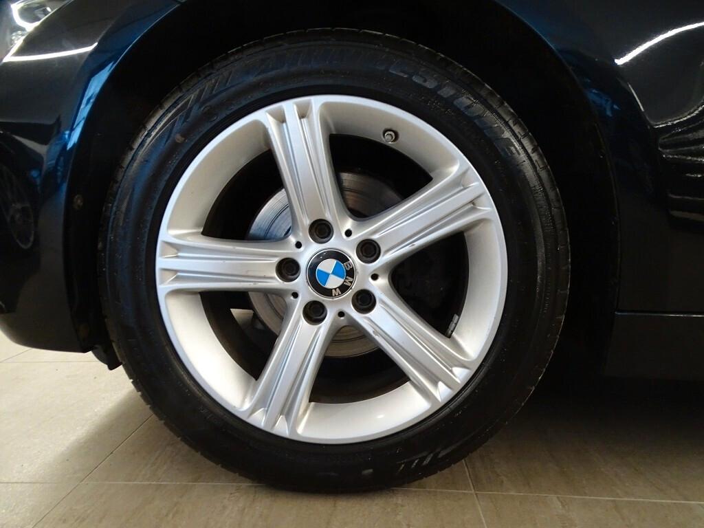 BMW 318d Touring 4x4 Xenon Navi 143 CV