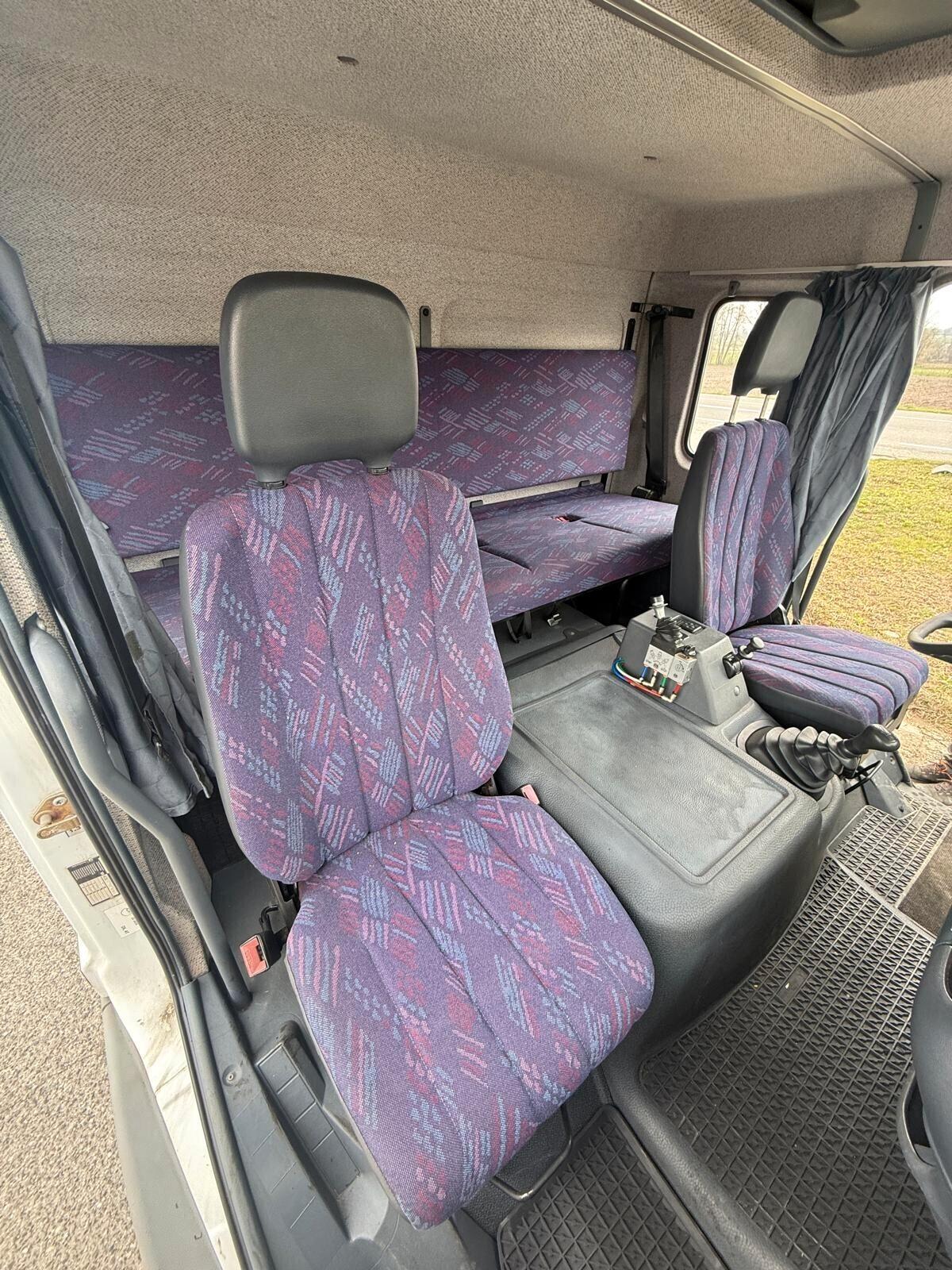 Mercedes Atego 818 Ribaltabile anno 2002 pochi km unicoproprietario