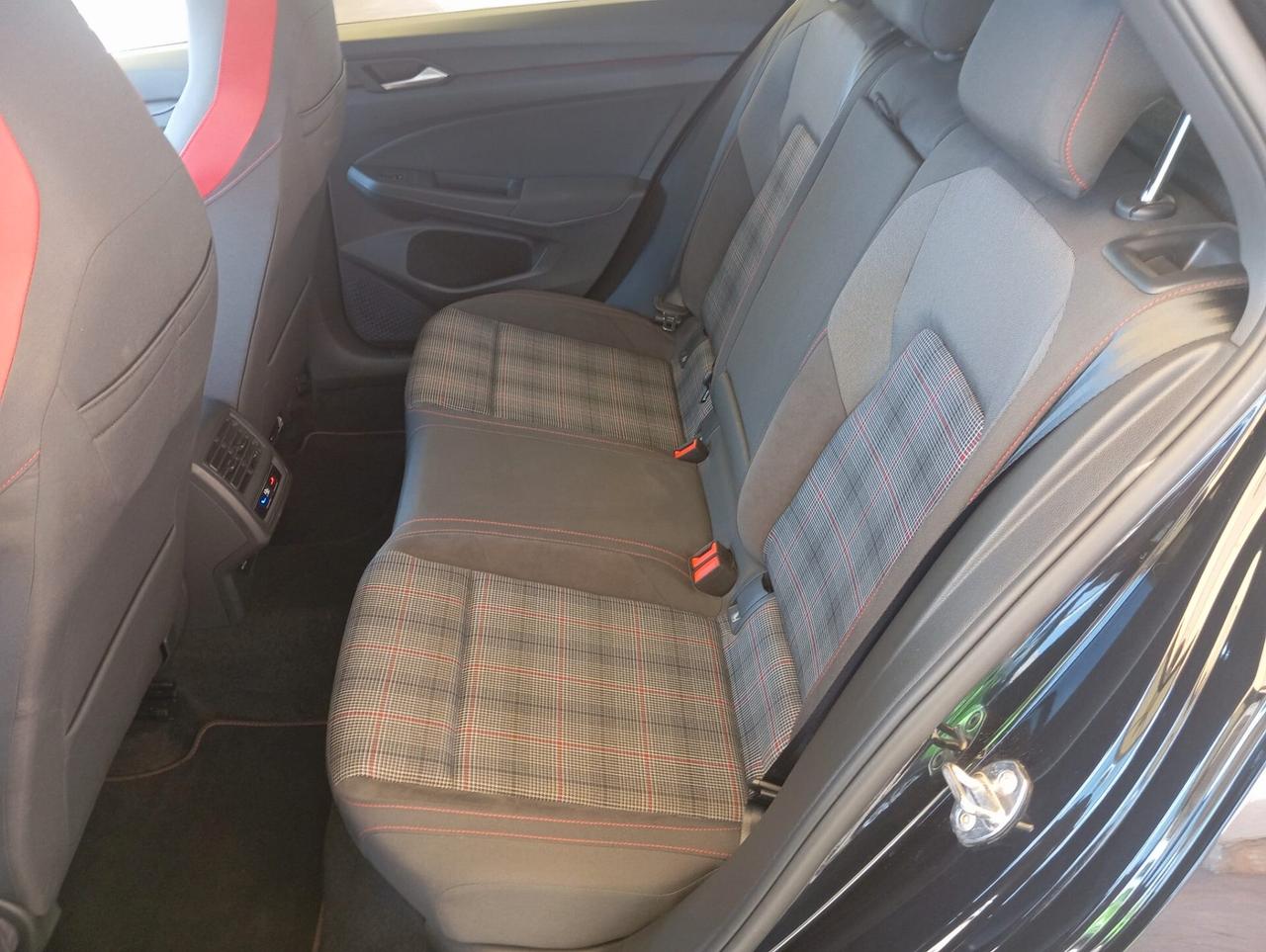 Volkswagen Golf GTI VIII 2.0 TSI