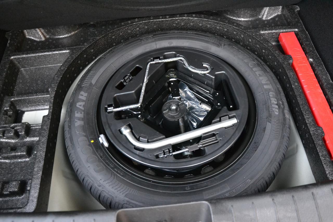 Fiat Tipo 1.3 MJT 95CV STREET NAVI+PDC+CRUISE+TEL+PACK BLACK