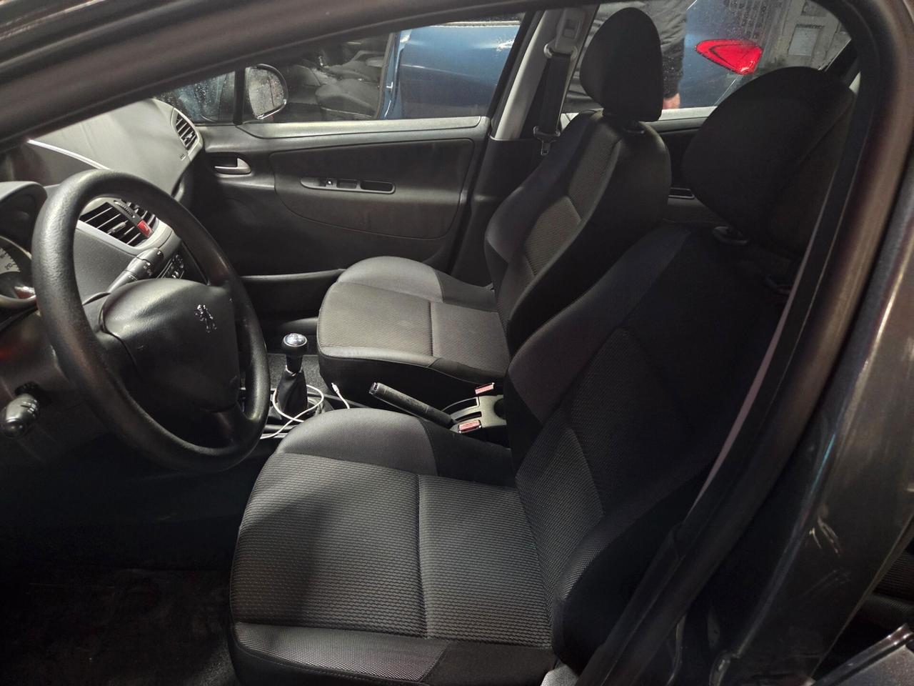 Peugeot 207 1.6 HDi 90CV 5p. Energie Sport 2010