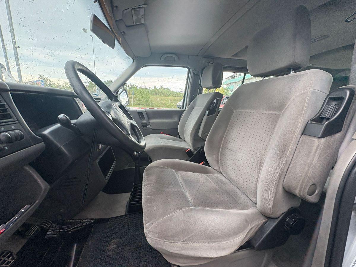 VOLKSWAGEN - T4 Caravelle 2.5 TDI 9 POSTI