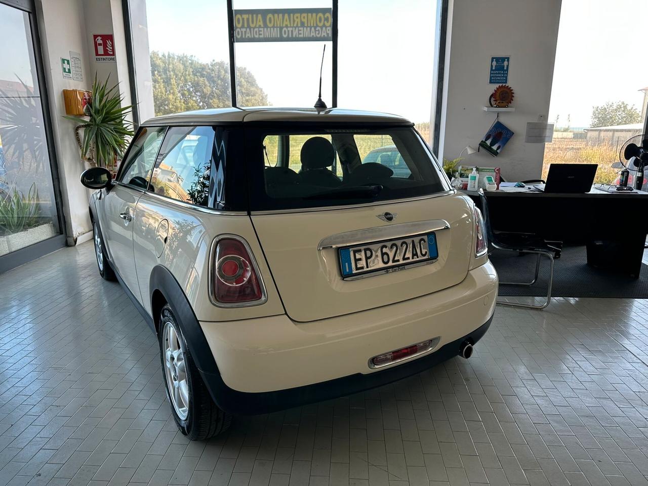 Mini 1.6 16V One (55kW)