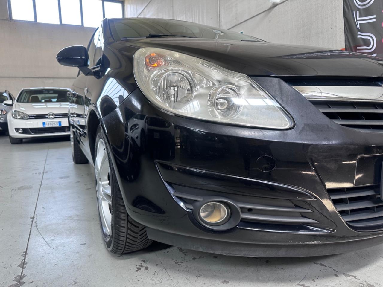 Opel Corsa 1.2i 16V cat 5 porte Club