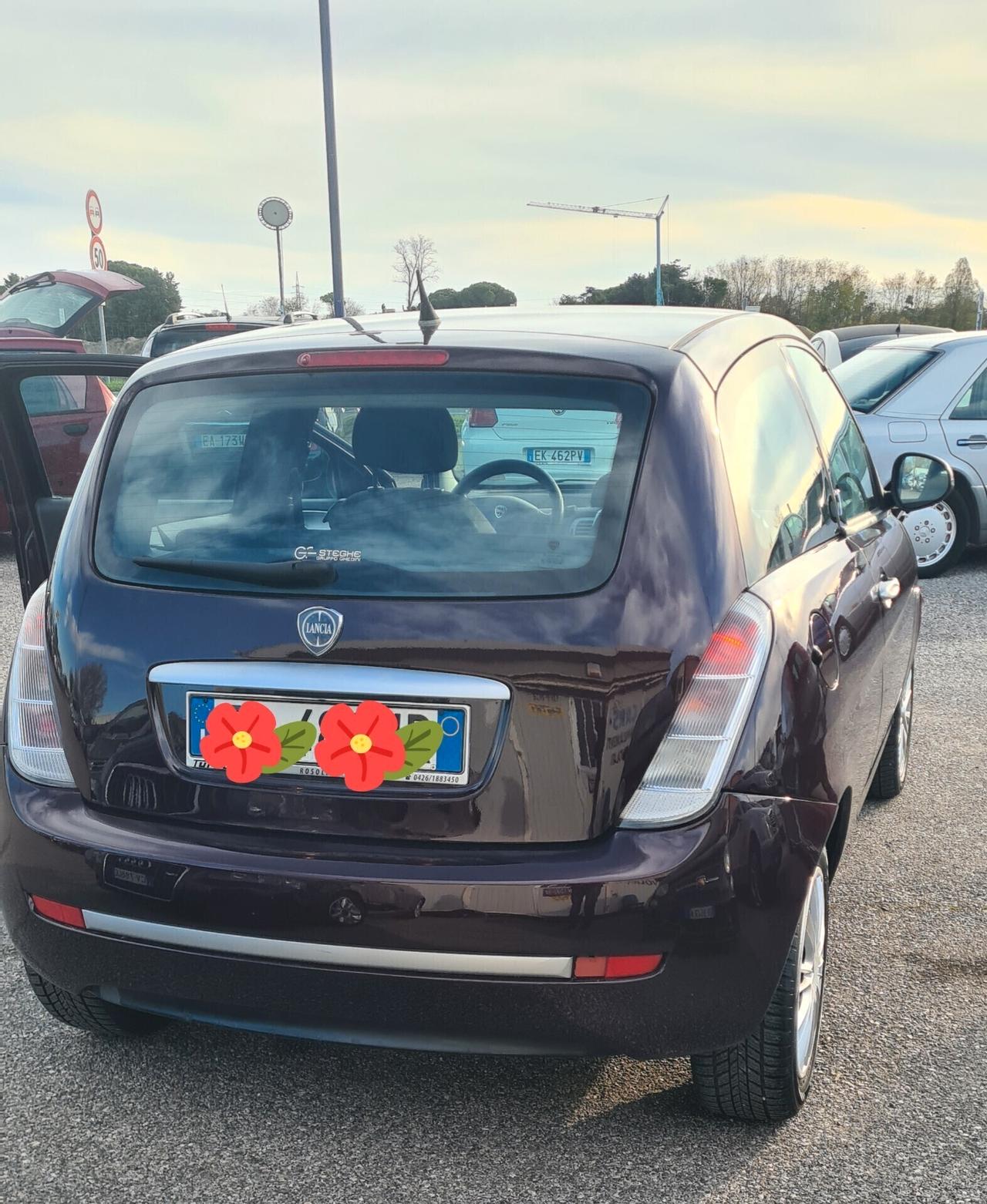 Lancia Ypsilon 1.2 benzina gpl