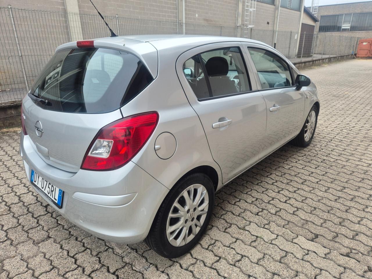 Opel Corsa 1.2 Benzina 5 porte